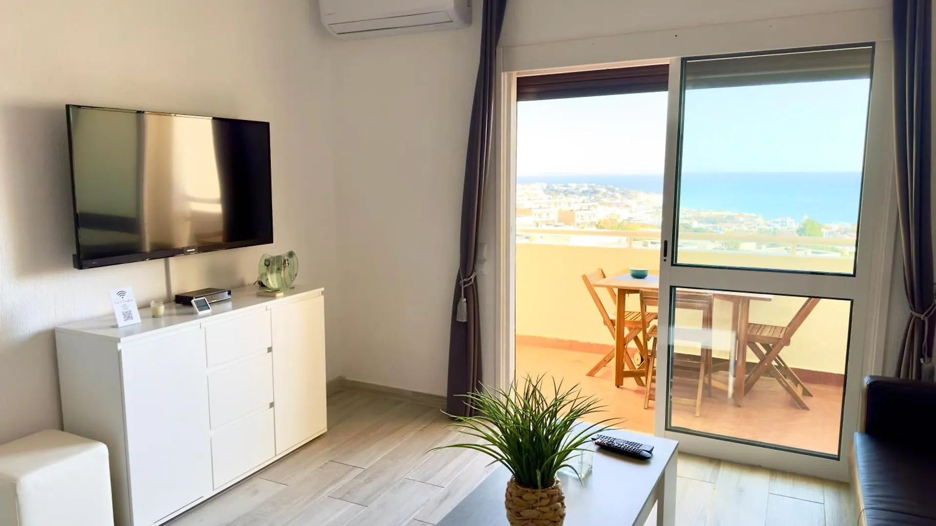 Apartment Les 3 Dauphins In Albufeira